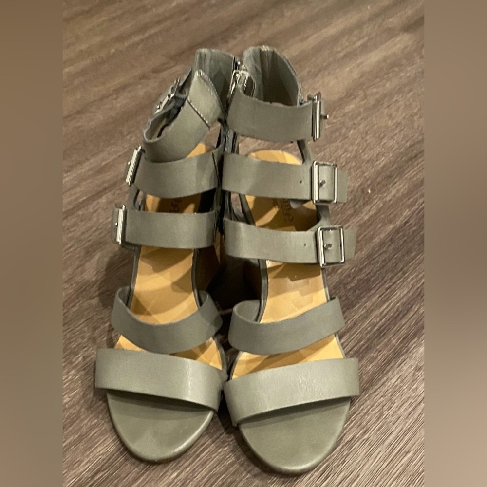 Crown Vintage wedge